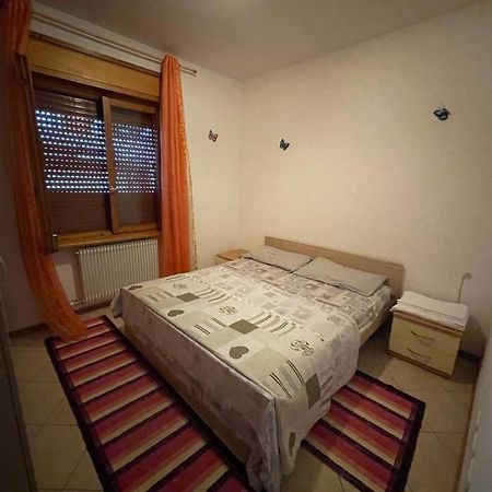 דירות ספורמאג'יורה Palazzina Rosa מראה חיצוני תמונה