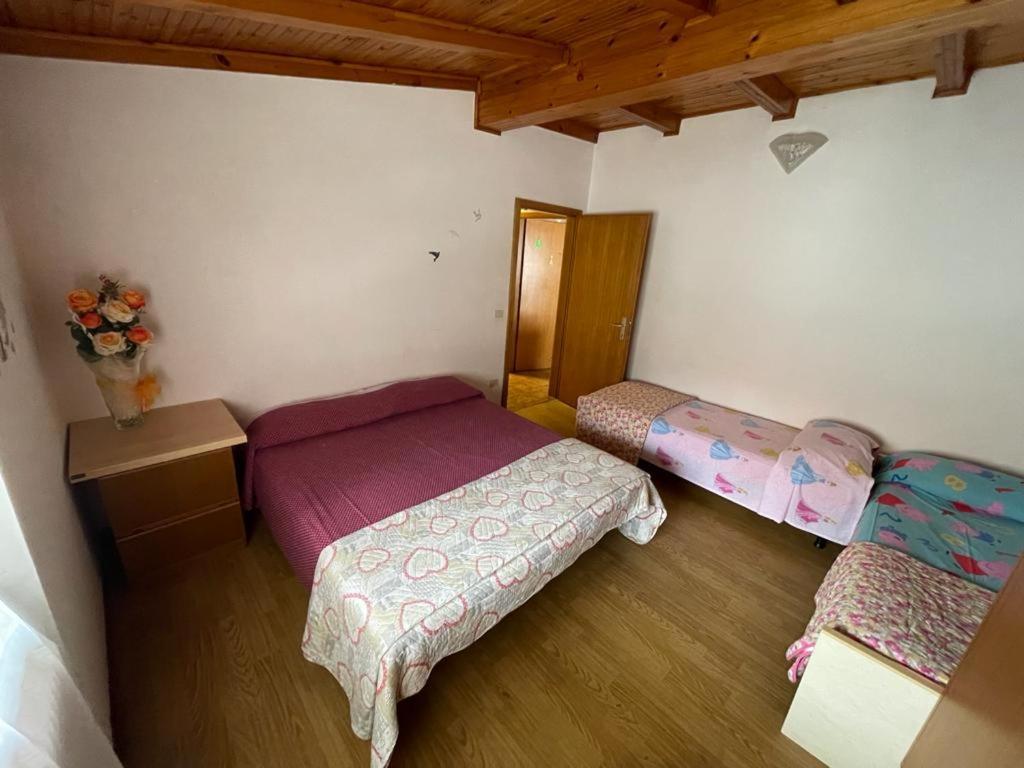 דירות ספורמאג'יורה Palazzina Rosa מראה חיצוני תמונה