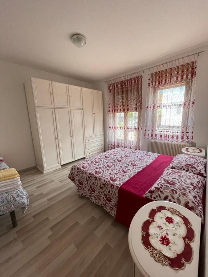 דירות ספורמאג'יורה Palazzina Rosa מראה חיצוני תמונה