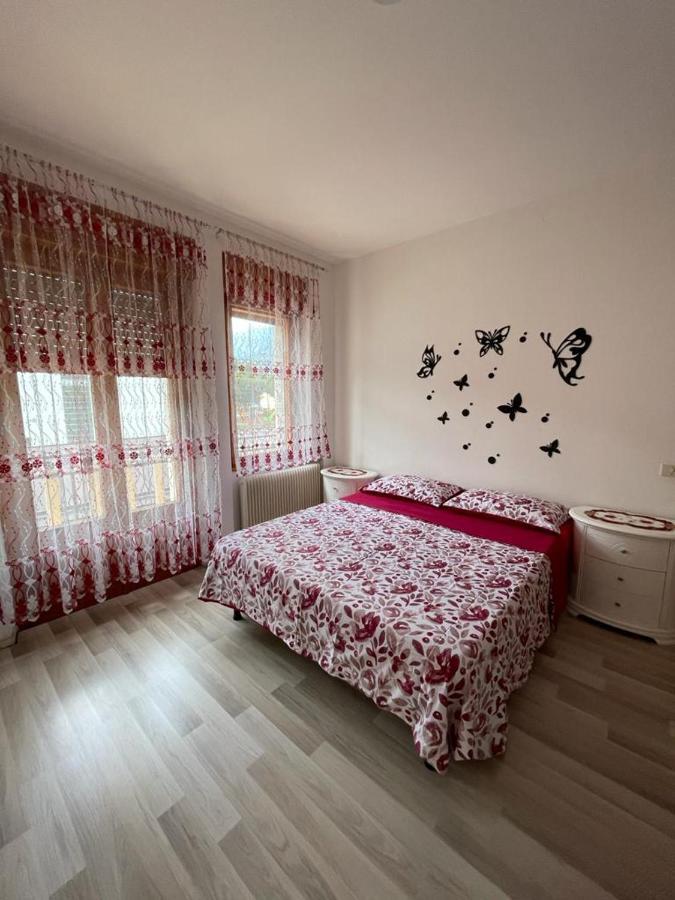 דירות ספורמאג'יורה Palazzina Rosa מראה חיצוני תמונה