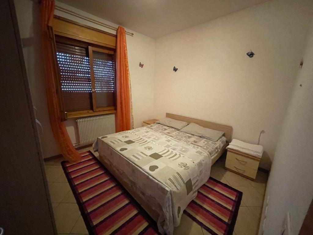 דירות ספורמאג'יורה Palazzina Rosa מראה חיצוני תמונה