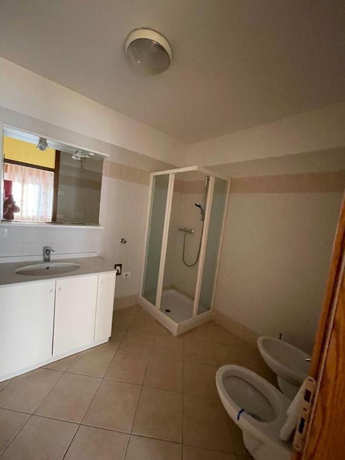 דירות ספורמאג'יורה Palazzina Rosa מראה חיצוני תמונה