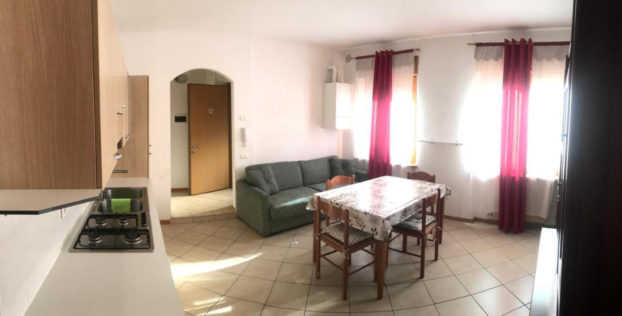 דירות ספורמאג'יורה Palazzina Rosa מראה חיצוני תמונה