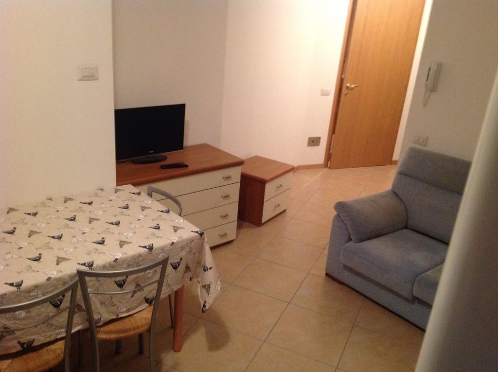 דירות ספורמאג'יורה Palazzina Rosa מראה חיצוני תמונה
