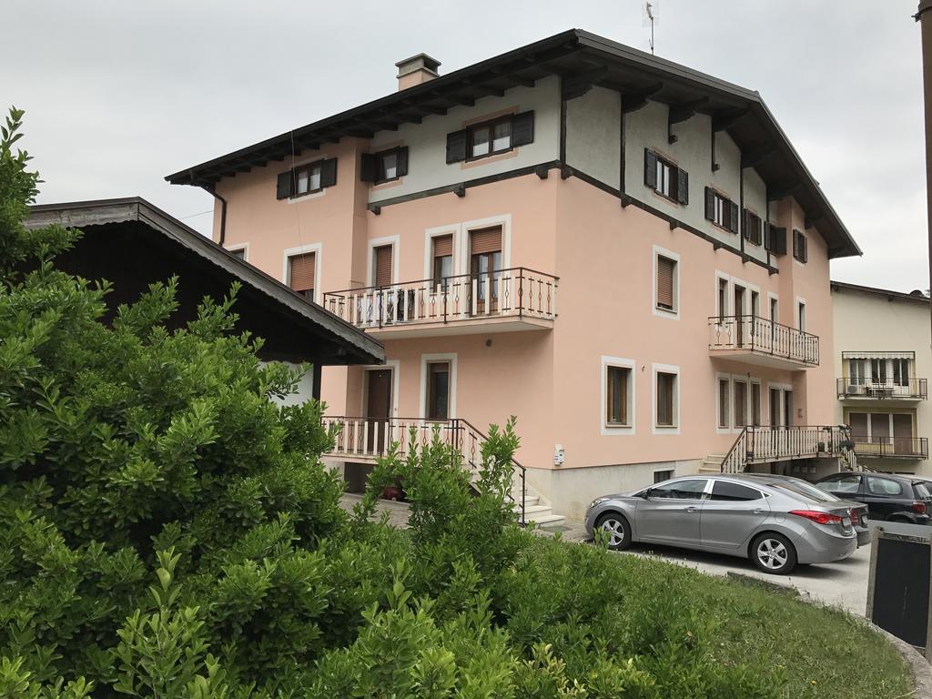 דירות ספורמאג'יורה Palazzina Rosa מראה חיצוני תמונה